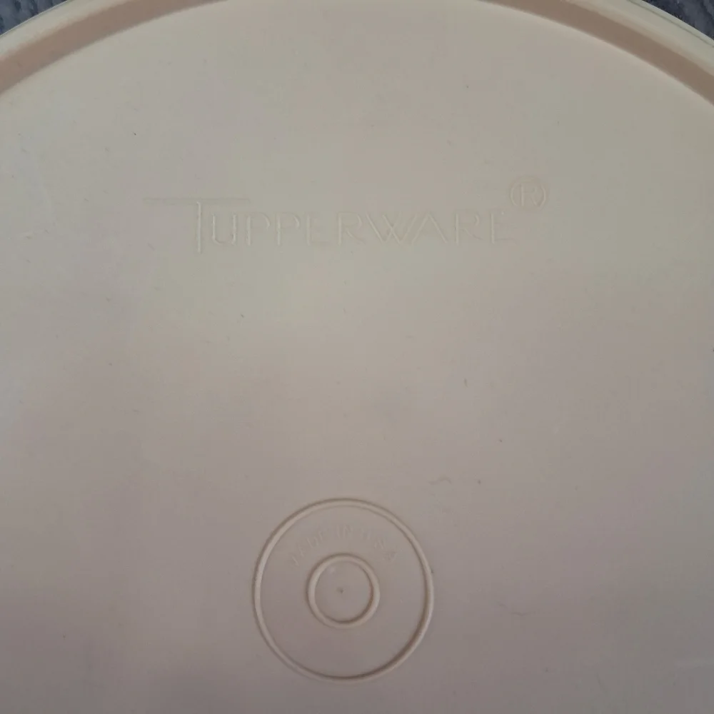 Vintage Tupperware White Suzette Divided Relish Serving Tray With Tan Lid